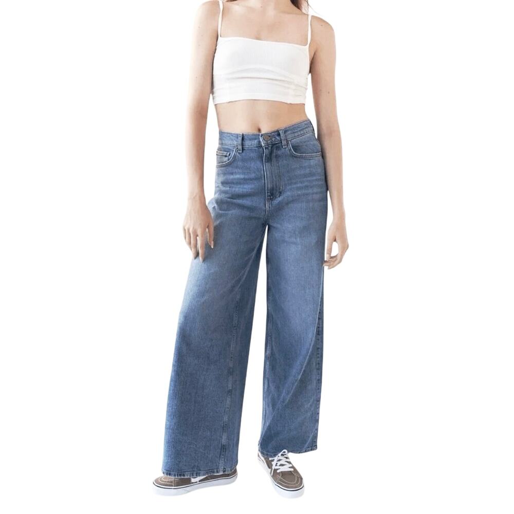 UO BDG Women’s A-Wide Lightwash Wide Leg Denim Jeans